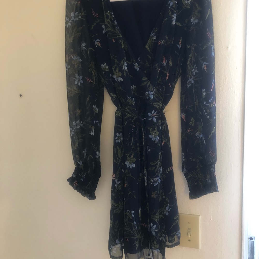 Short dark blue floral dress. In excellent condition.